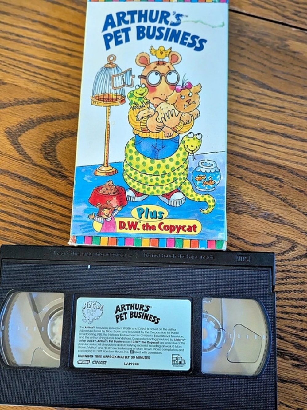 Random House Home Video Arthur's Pet Business Plus D.W. the Copycat VHS Tape